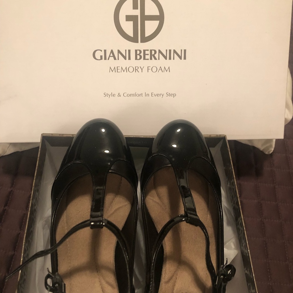 Giant Bernini Memory Foam Black Vinezar Heels